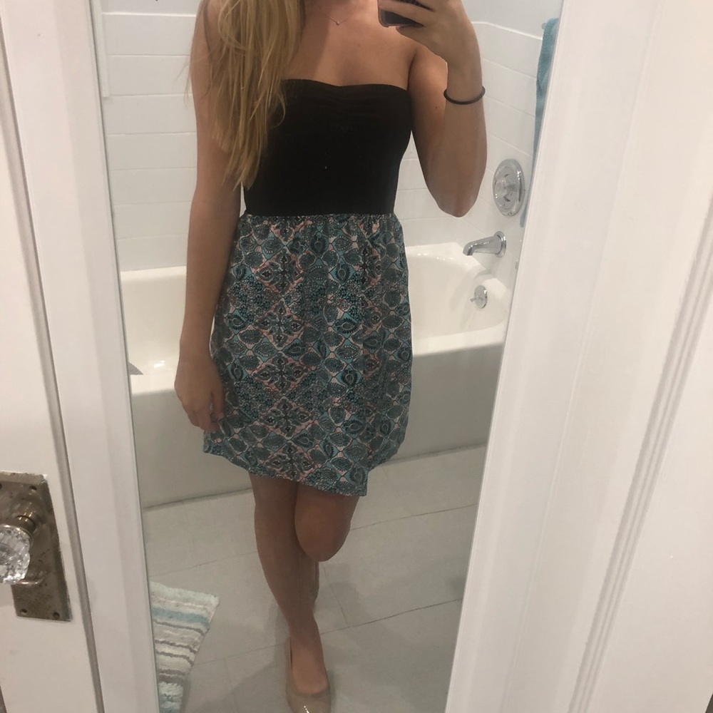 Francesca’s strapless dress